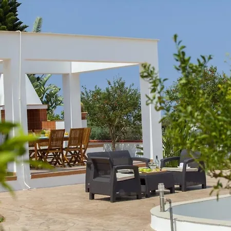 Villa Imagine Renting A With Very Large Pool Protaras 98 Paralimni