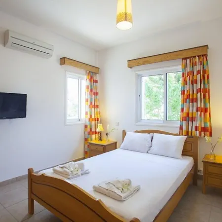 Imagine Renting A With Very Large Pool Protaras 98