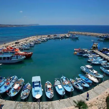 Imagine Renting A With Very Large Pool Protaras 98 Villa
