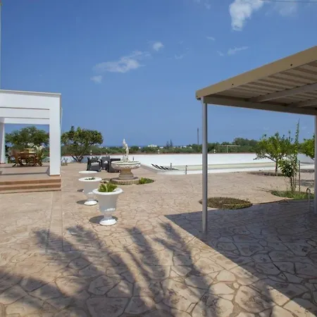 فيلة Imagine Renting A With Very Large Pool Protaras 98